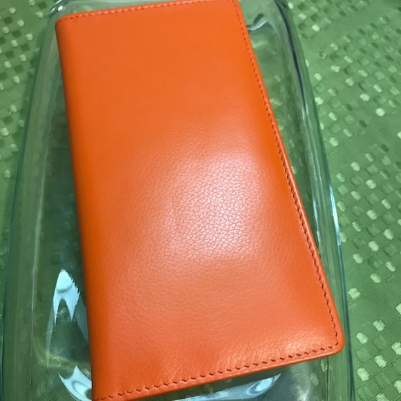 ILI Handbags - New GENUINE Leather checkbook cover wallet